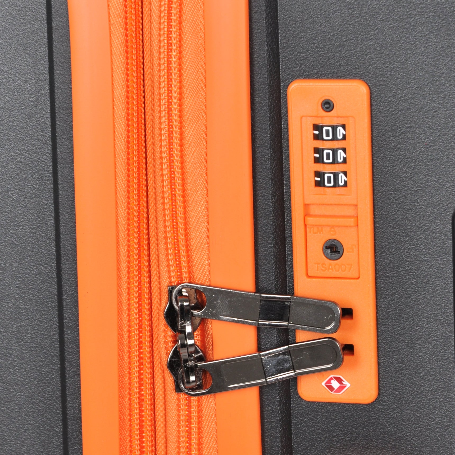 Pensive Hybrid Suitcase in Medium