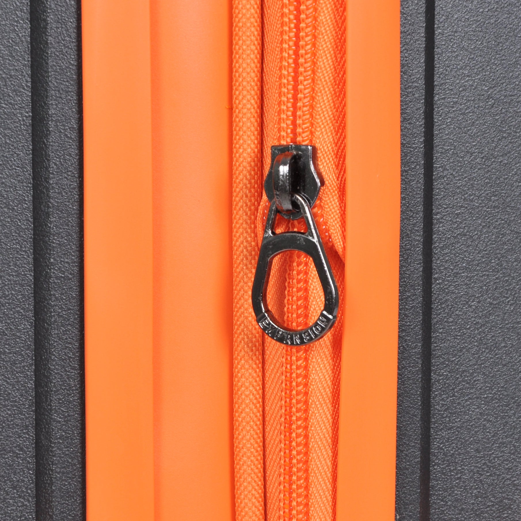 Pensive Hybrid Suitcase in Medium