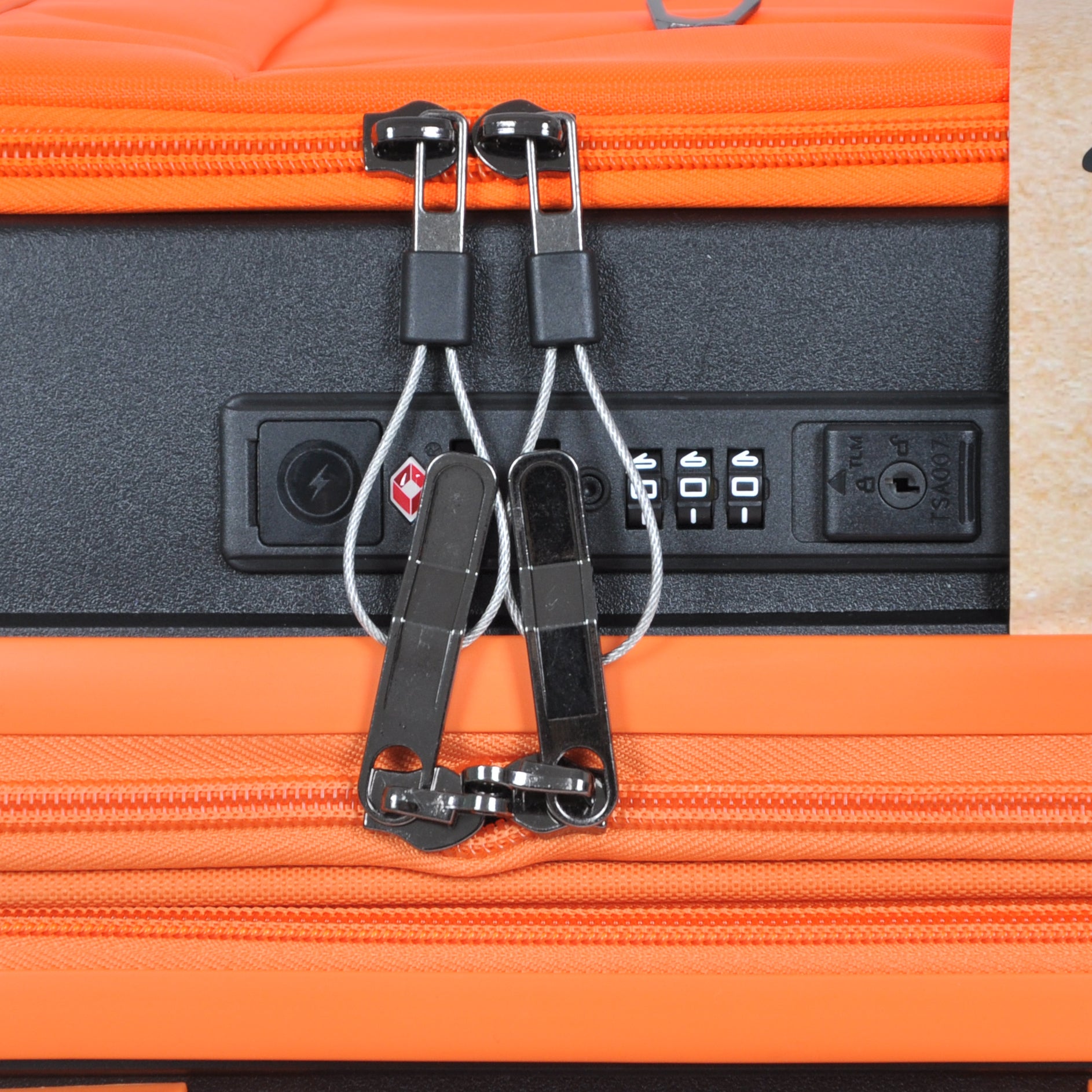 Pensive Hybrid Suitcase in Medium