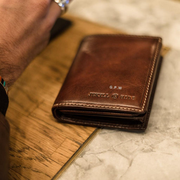 LARGE BIFOLD WALLET WITH ID WINDOW