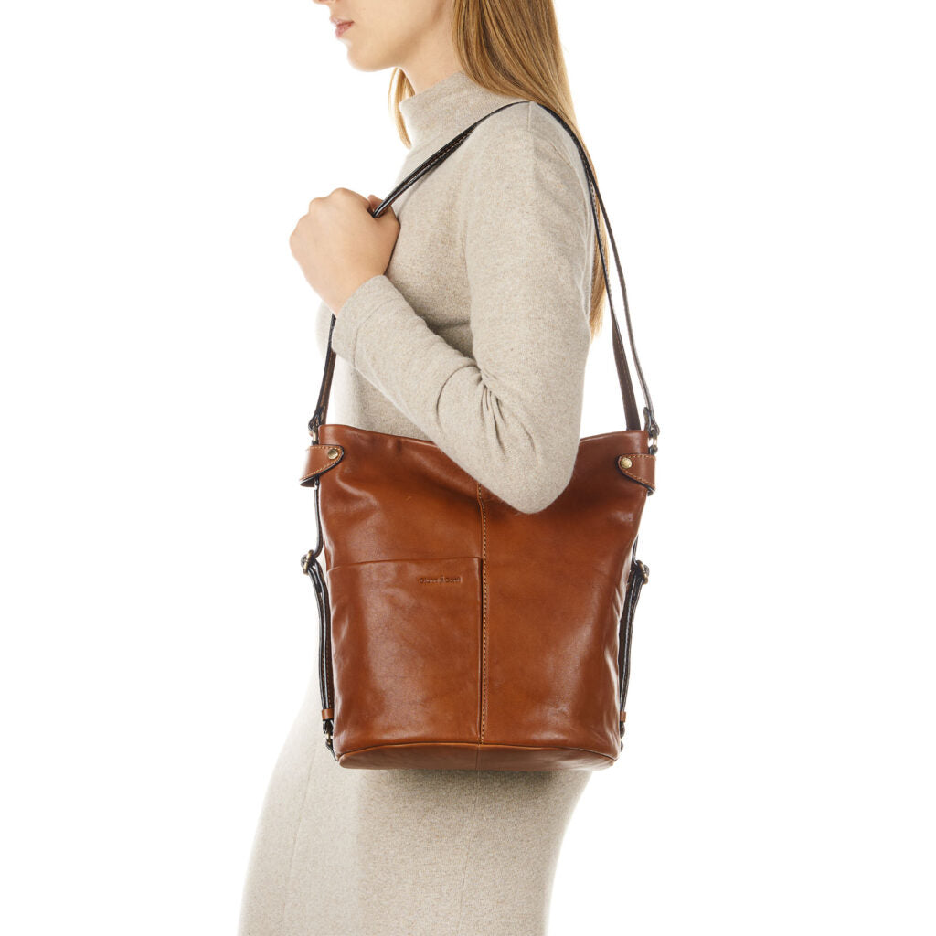 FLAVIA SHOULDER BAG