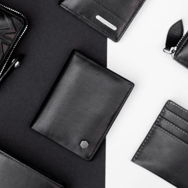 SLIM BIFOLD CARD HOLDER, SOFT BLACK