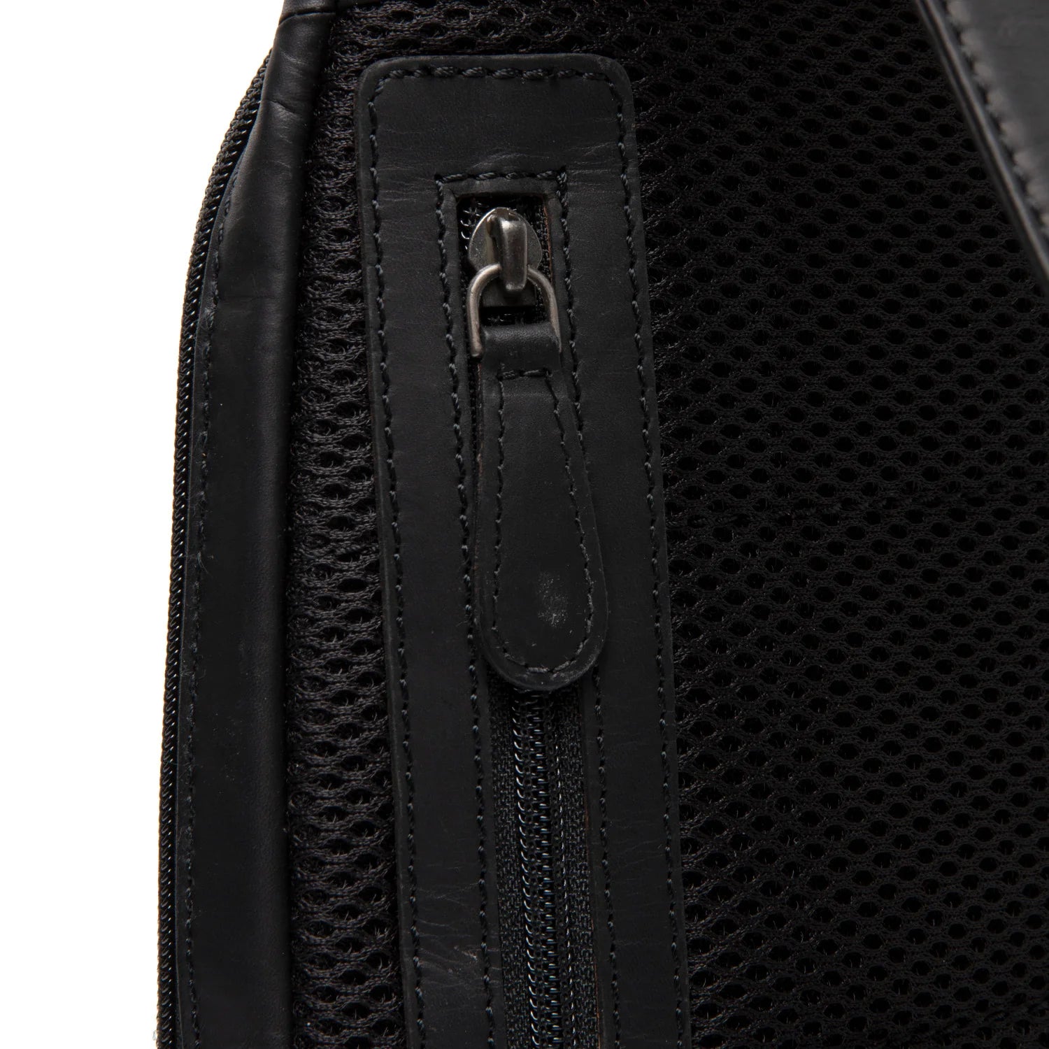 Bowey Leather Slingbag Chesterfield