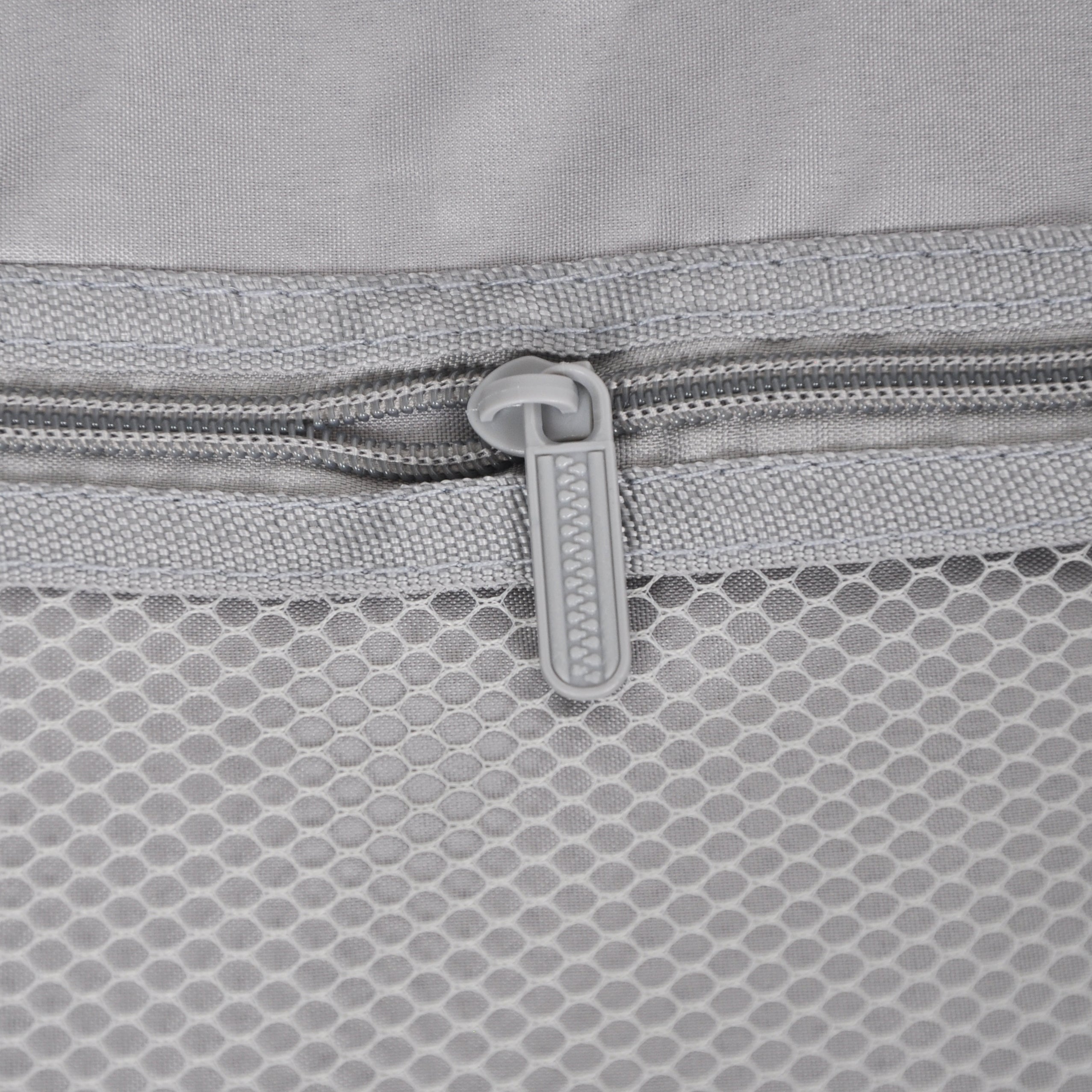 Pensive Hybrid Suitcase in Medium