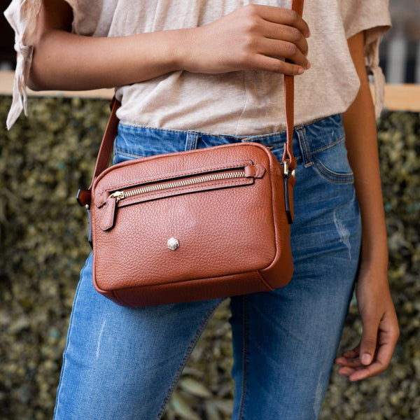 SMALL CROSSBODY, NUT