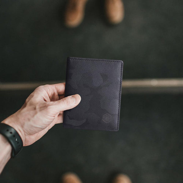 SLIM BIFOLD CARD HOLDER, CAMO